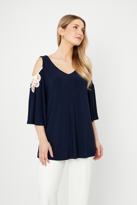 Cut-Out Detail Top STyle 242017. Midnight blue/off white