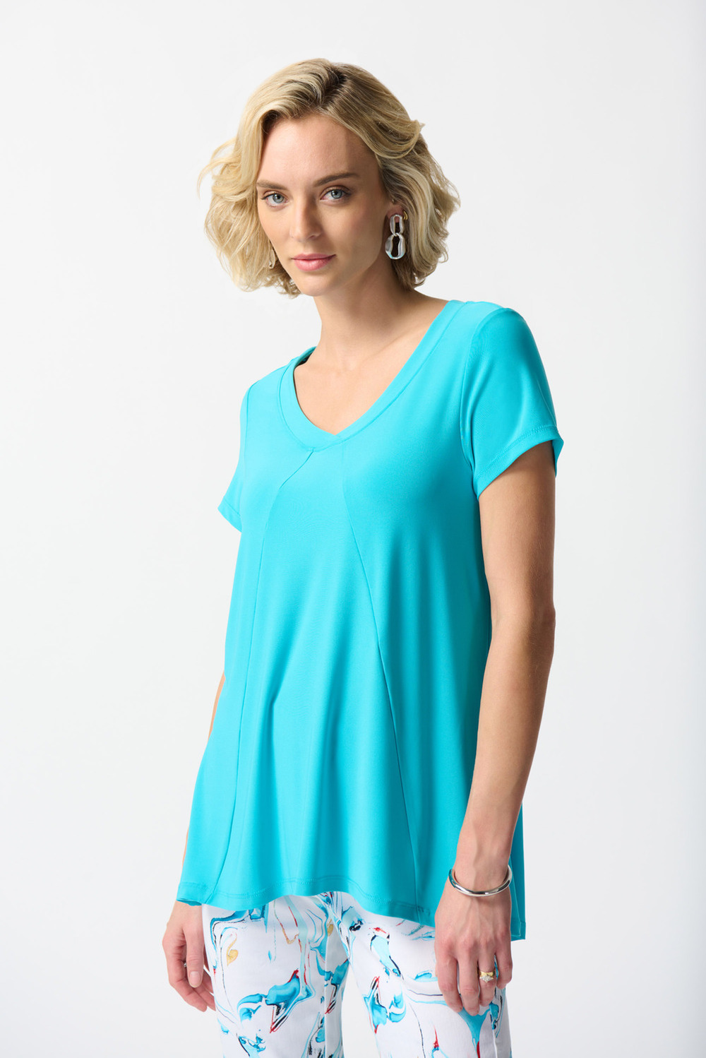 Loose-Fit V-Neck Top Style 242087. Seaview