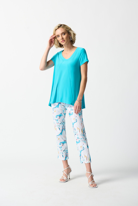 Loose-Fit V-Neck Top Style 242087. Seaview. 4