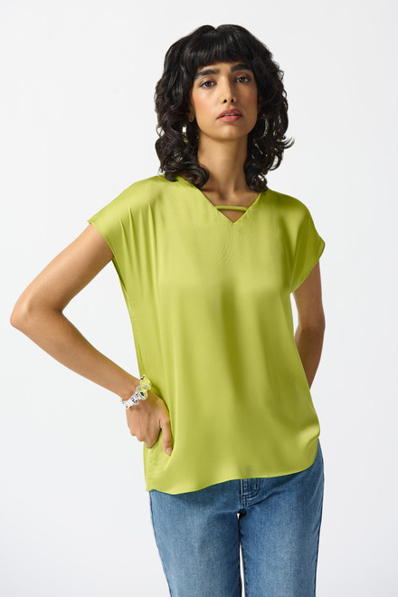 Keyhole Detail Top Style 242123