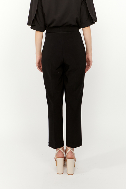 Cropped Pleated Pants Style 242193. Black. 4
