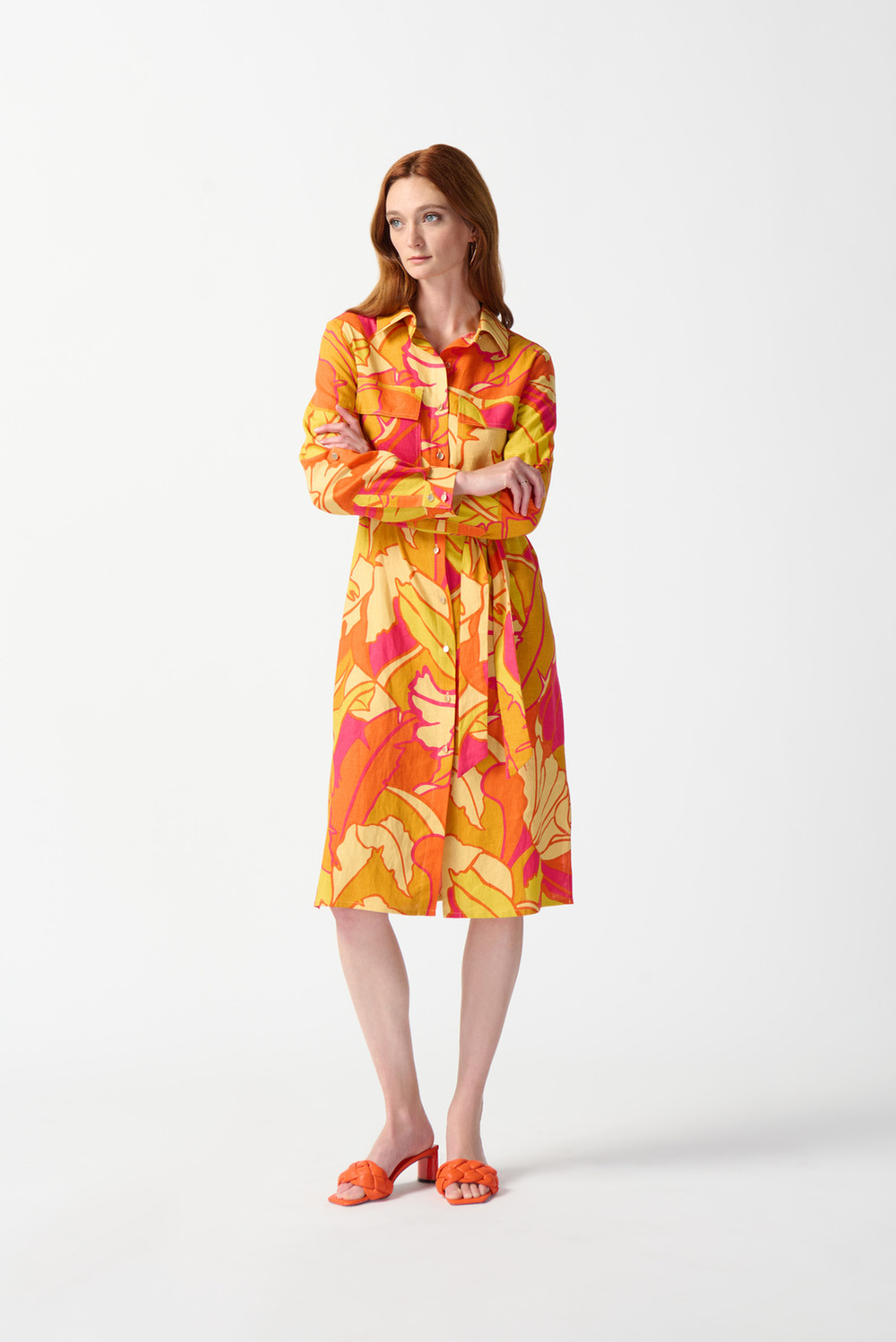 Robe chemise, feuilles colorées modèle 242912. Rose/multi