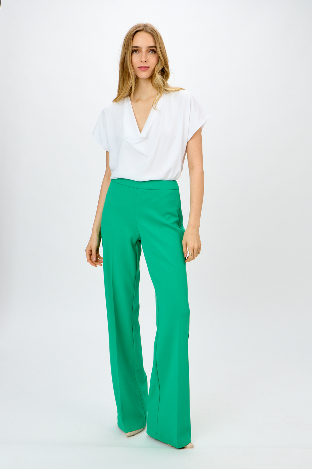 Pantalon large, plis marqués modèle 233787S24. Noble Green