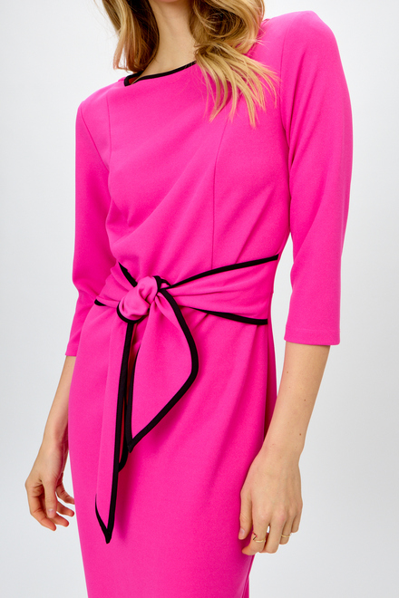 Robe bicoloure, ceinture nou&eacute;e mod&egrave;le 221210S24. Ultra Pink/black. 3