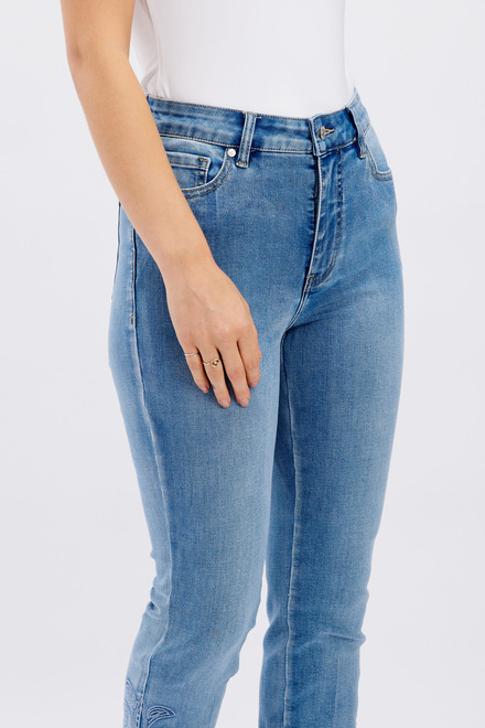 jeans avec d&eacute;tails en dentelle mod&egrave;le 246220u. Bleu. 5