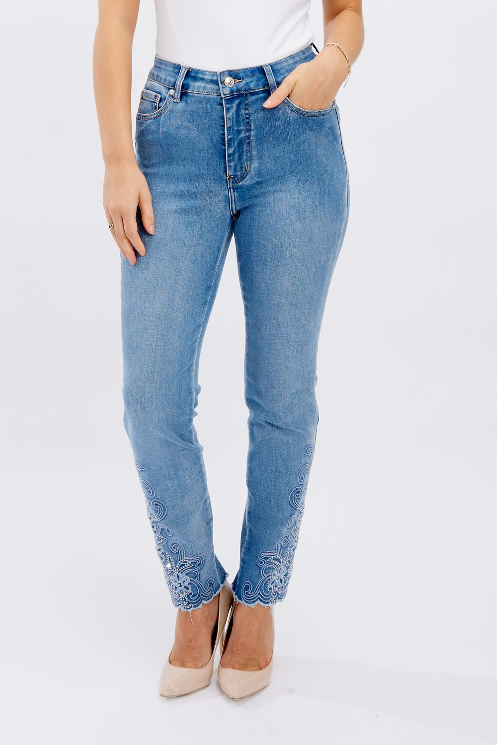 jeans avec détails en dentelle modèle 246220u. Bleu