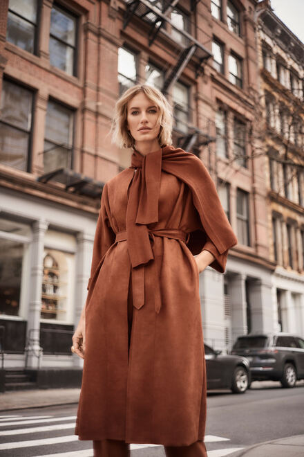Manteau long pour femme, style modeste modèle 243037. Cinnamon