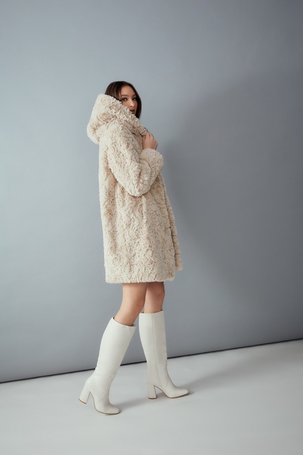 Hooded Blend Winter Coat Style 243903. Champagne 171