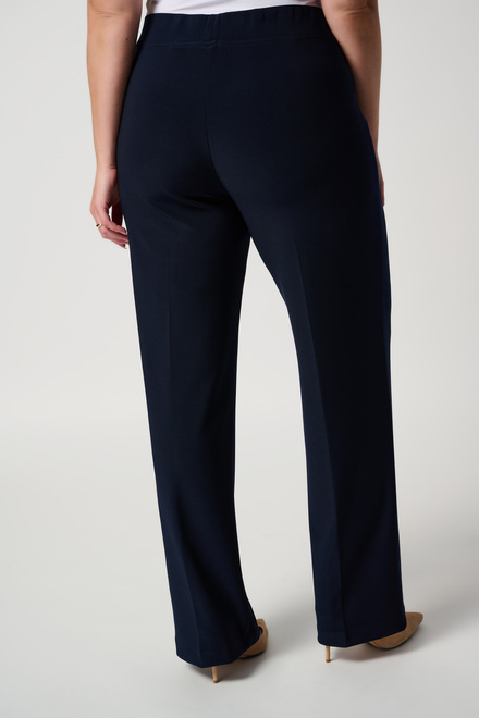 Pantalon droit, plis marqu&eacute;s Mod&egrave;le 153088S24. Bleu Minuit 40. 5