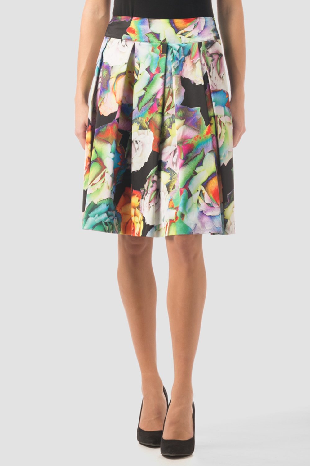 Joseph Ribkoff skirt style 161607. Black/multi